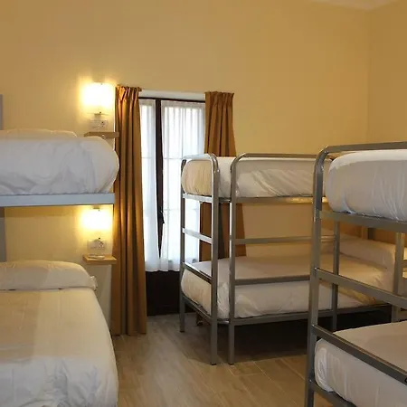 فندق Puerta De La Luna 2*